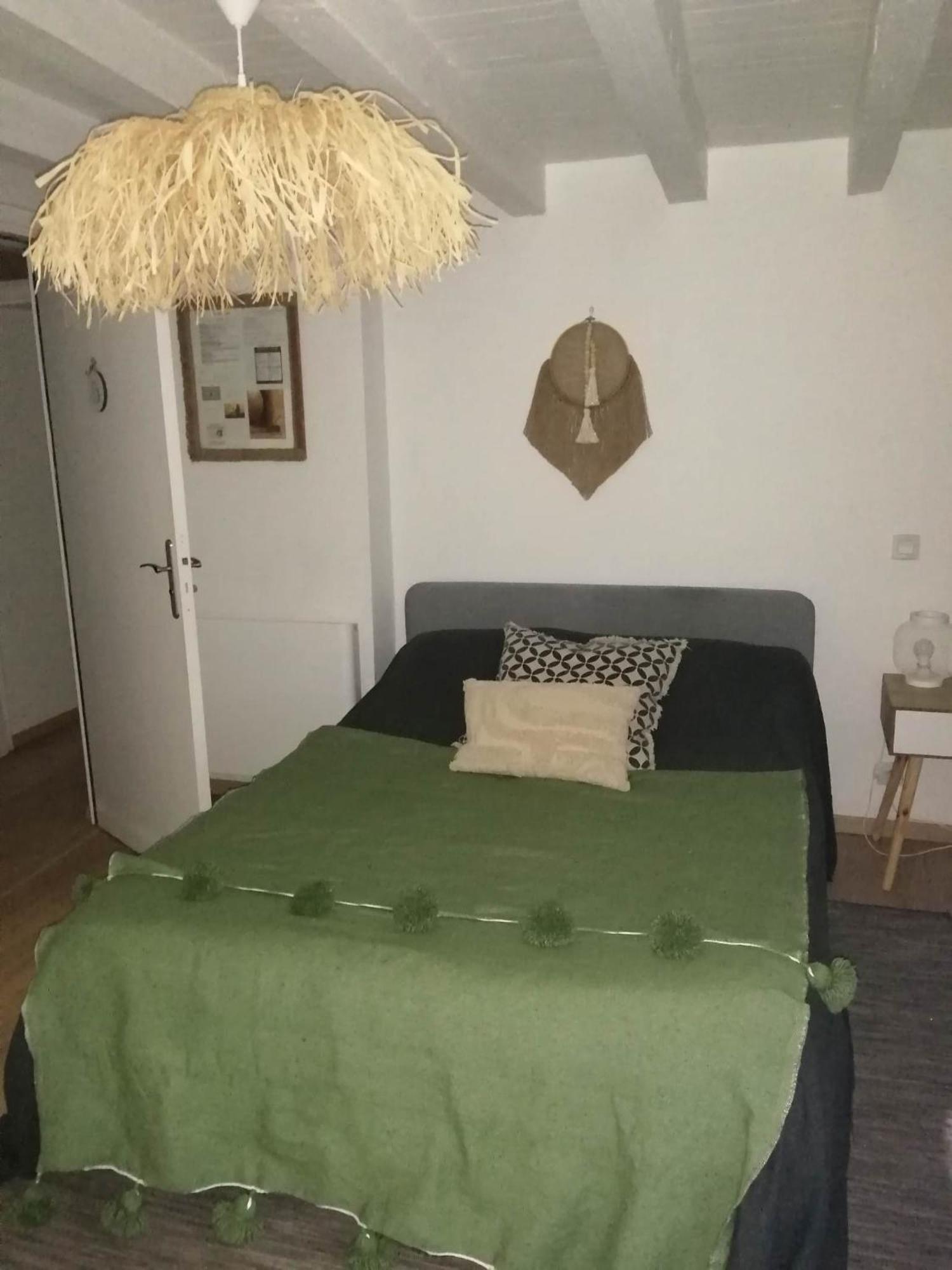 Le Logis D'Hestia Διαμέρισμα Billom Δωμάτιο φωτογραφία